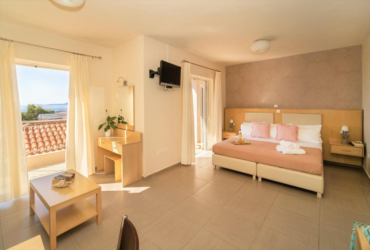פיניקונטה Vereniki Apartments מראה חיצוני תמונה
